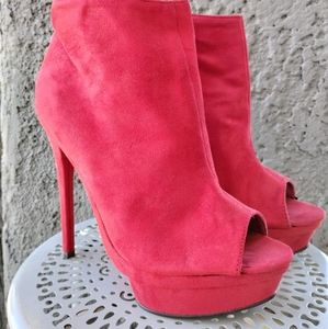 FRH - RED FAUX SUEDE - PEEP TOE - 5" PLATFORM STILLETOS - Size 8.5